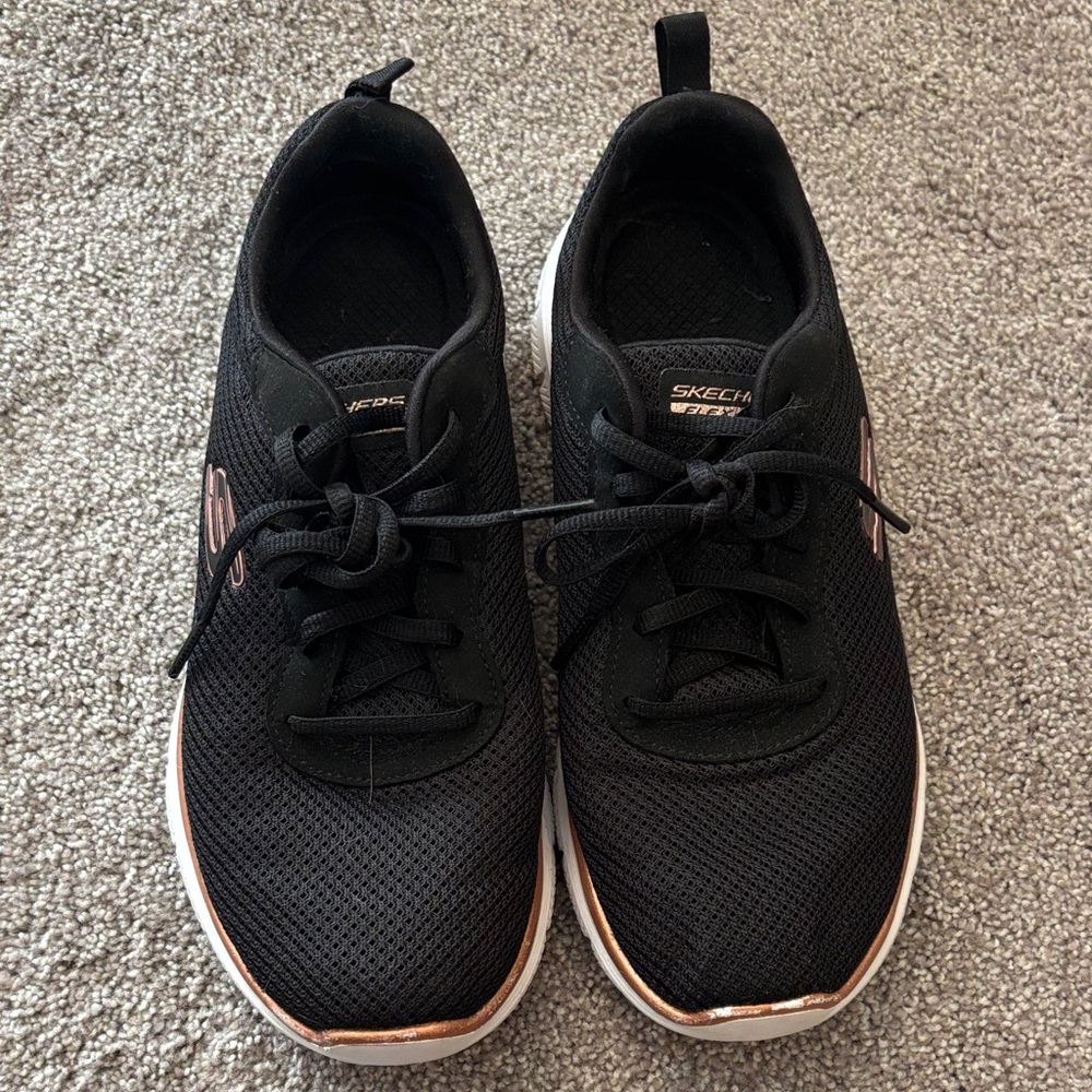 Skechers Black Mesh Sneakers with Rose Gold Trim Women 7.5 - Picture 1 of 4